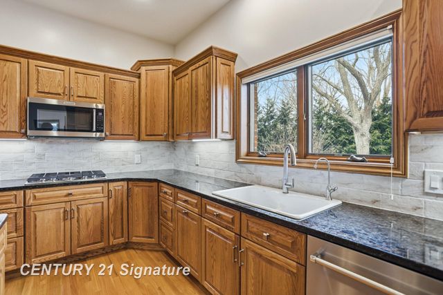 12 W Grove Court, Freeland, MI 48623