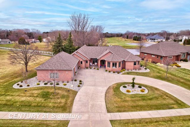 12 W Grove Court, Freeland, MI 48623