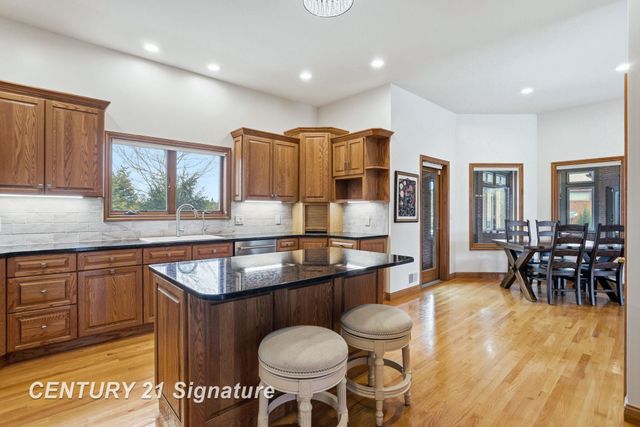 12 W Grove Court, Freeland, MI 48623