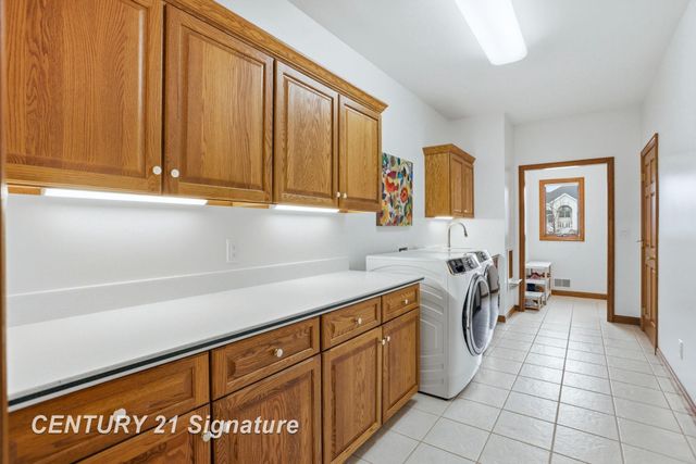 12 W Grove Court, Freeland, MI 48623