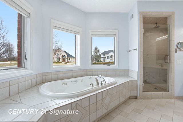 12 W Grove Court, Freeland, MI 48623