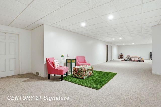 12 W Grove Court, Freeland, MI 48623