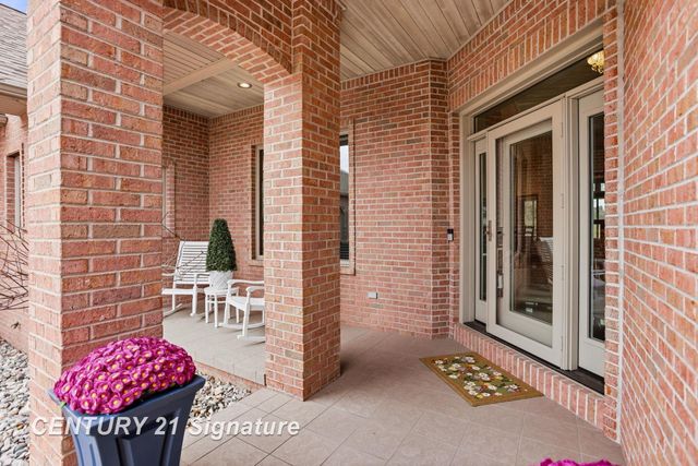 12 W Grove Court, Freeland, MI 48623