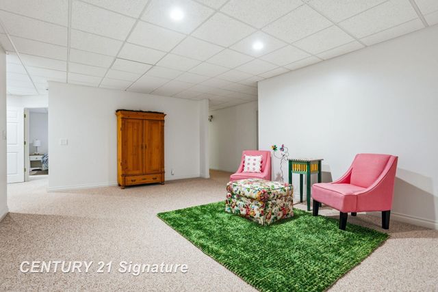 12 W Grove Court, Freeland, MI 48623