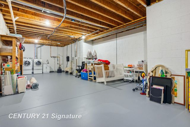 12 W Grove Court, Freeland, MI 48623