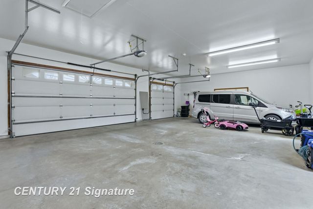 12 W Grove Court, Freeland, MI 48623