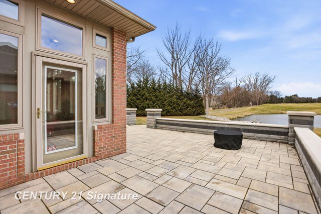 12 W Grove Court, Freeland, MI 48623