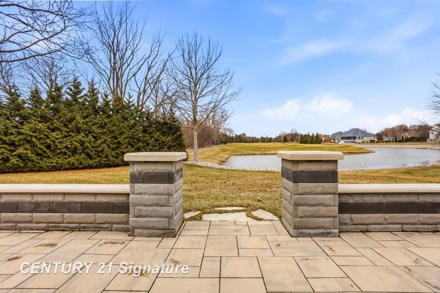 12 W Grove Court, Freeland, MI 48623