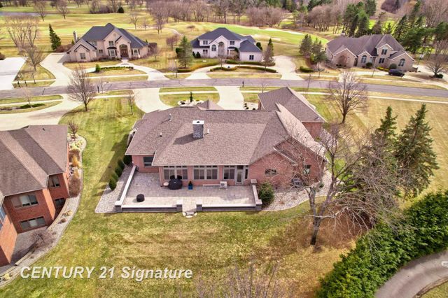 12 W Grove Court, Freeland, MI 48623