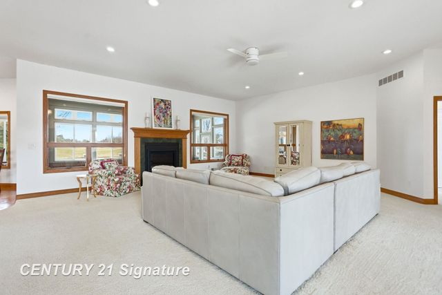 12 W Grove Court, Freeland, MI 48623