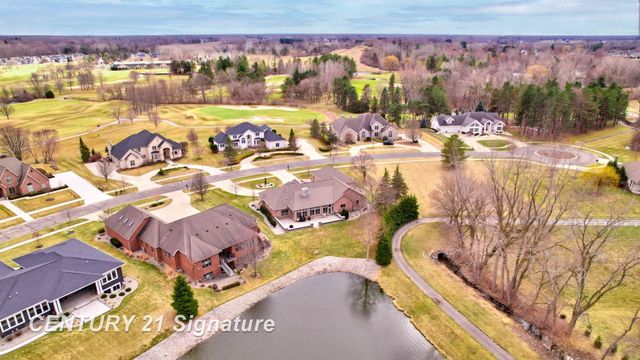 12 W Grove Court, Freeland, MI 48623