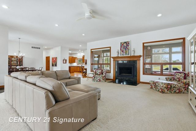 12 W Grove Court, Freeland, MI 48623