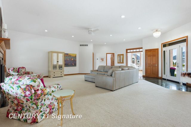 12 W Grove Court, Freeland, MI 48623