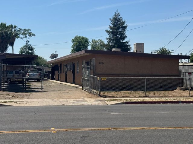 4316 E Olive Avenue A-E, Fresno, CA 93702