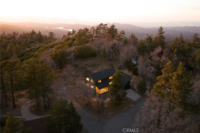 32945 Juniper Lane, Green Valley Lake, CA 92341