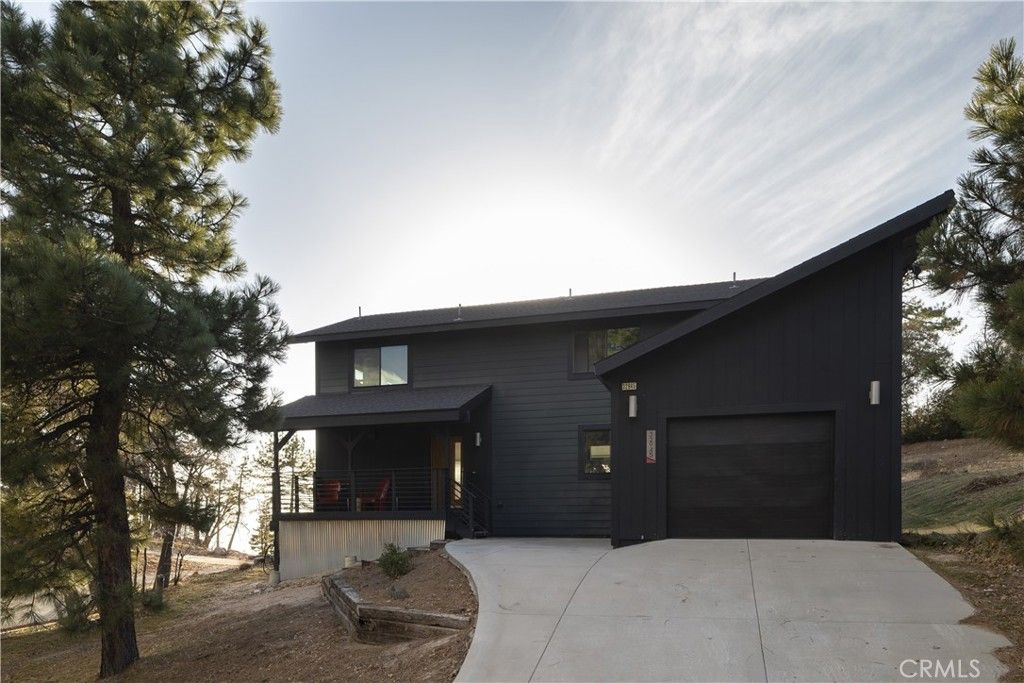 Image 26 of property listing at 32945 Juniper Lane, Green Valley Lake, CA 92341