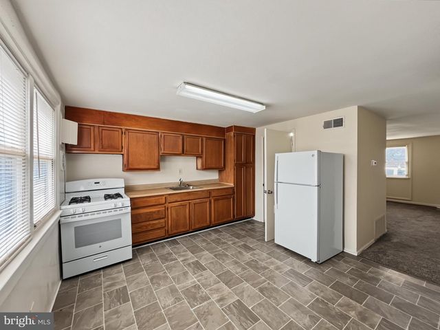 7845 ST CLAIRE LN, Dundalk, MD 21222