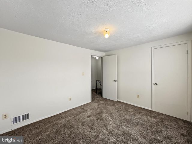 7845 ST CLAIRE LN, Dundalk, MD 21222