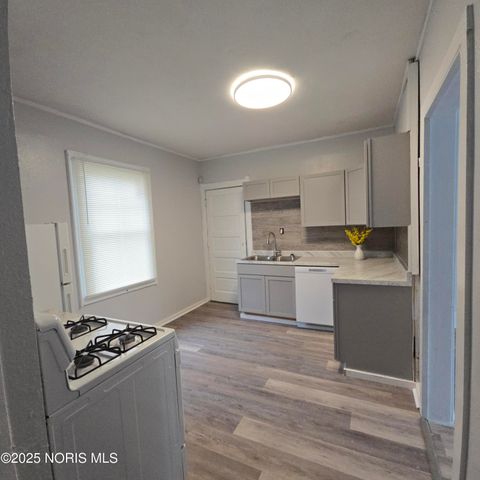 2446 Fulton Street, Toledo, OH 43620