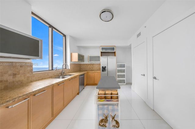 16275 Collins Avenue 2502, Sunny Isles Beach, FL 33160