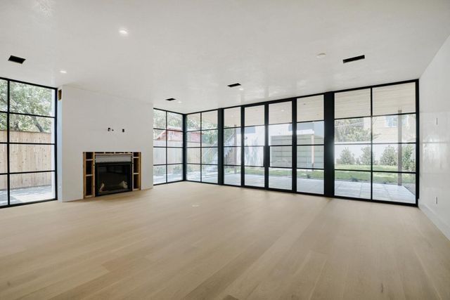 1104 Maufrais ST, Austin, TX 78703