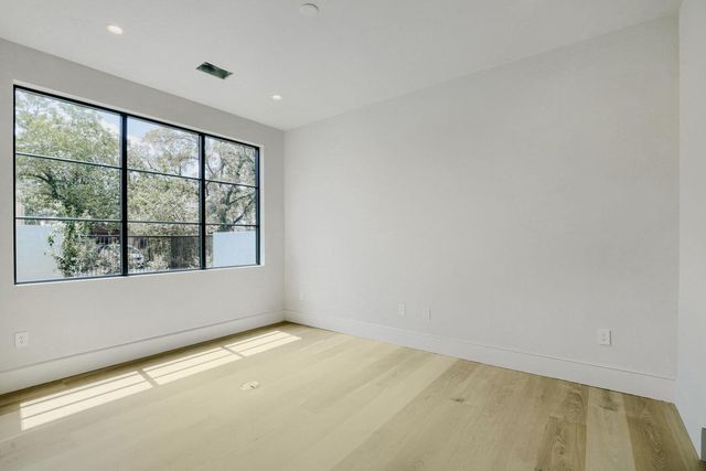 1104 Maufrais ST, Austin, TX 78703