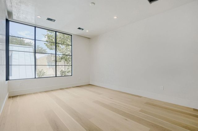 1104 Maufrais ST, Austin, TX 78703
