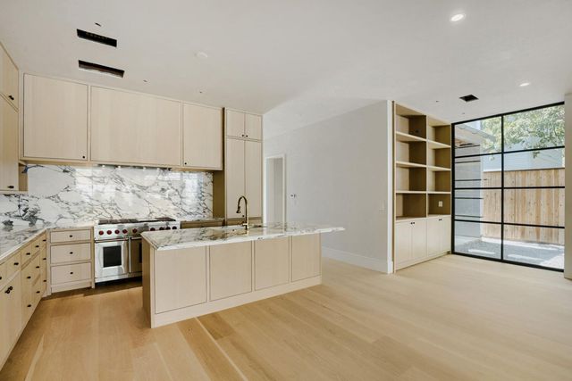 1104 Maufrais ST, Austin, TX 78703