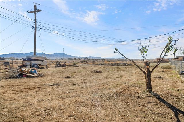 4742 N Powell Avenue, Kingman, AZ 86409