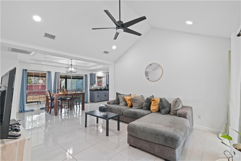 Image 4 of property listing at 1607 Tulipan Avenue, Mission, TX 78572