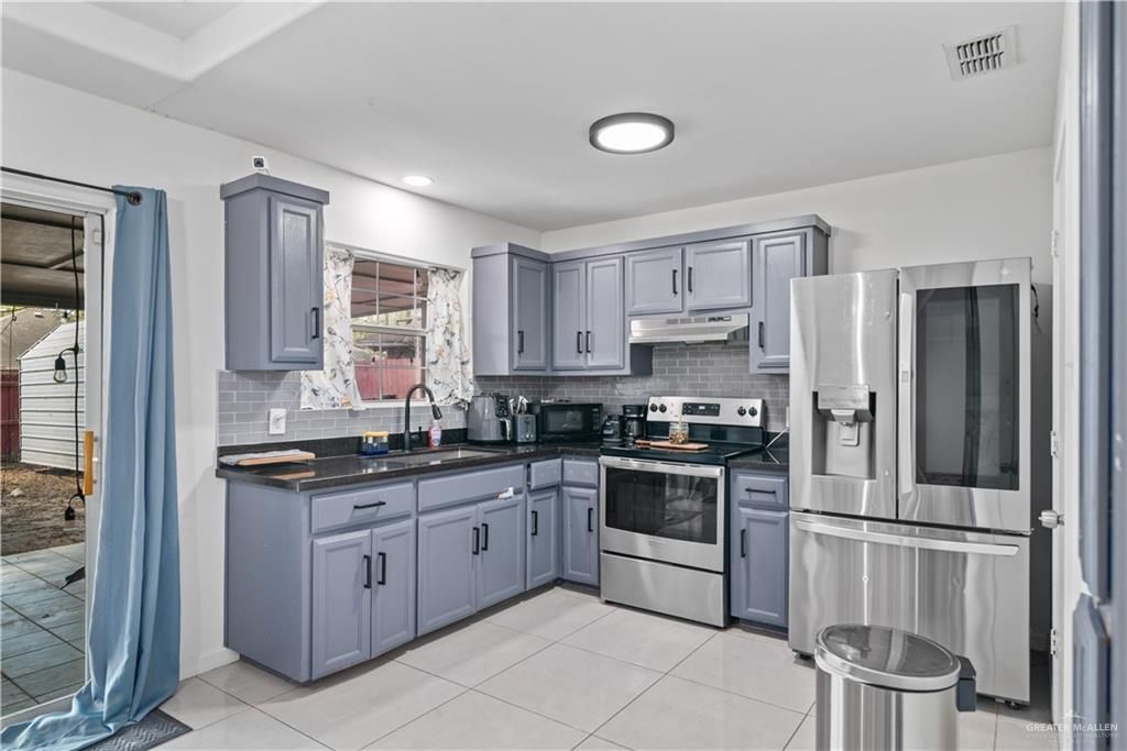 Image 8 of property listing at 1607 Tulipan Avenue, Mission, TX 78572