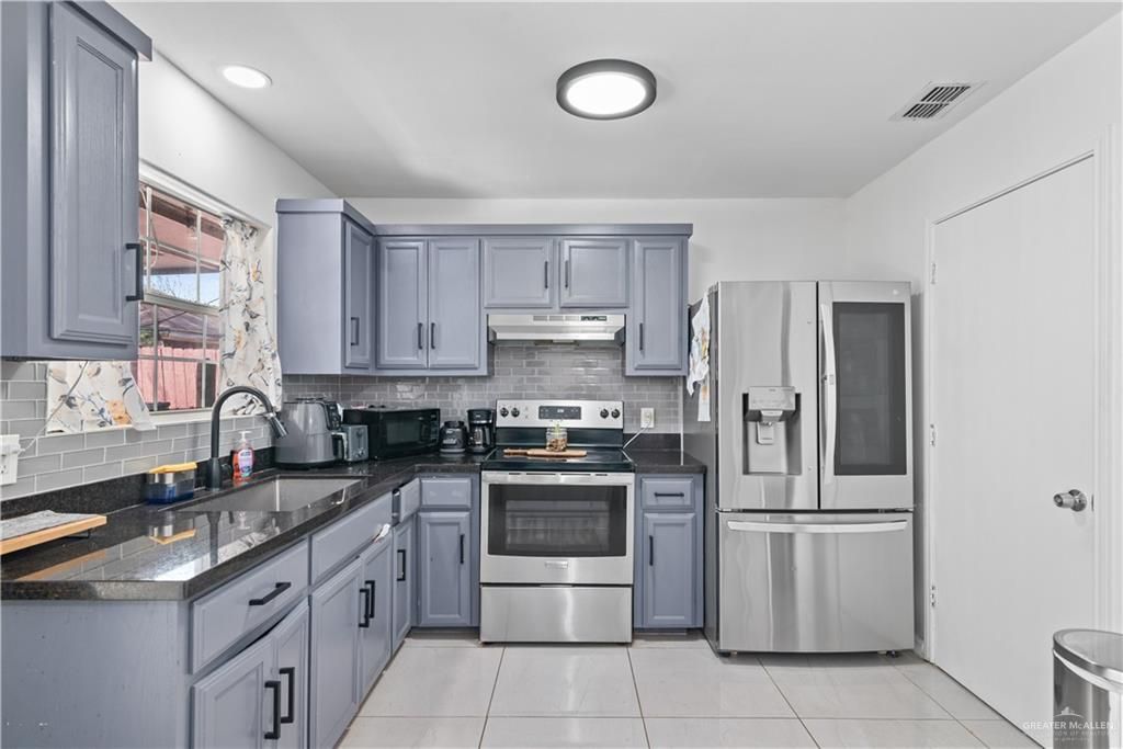 Image 9 of property listing at 1607 Tulipan Avenue, Mission, TX 78572