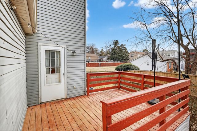 110 Edgehill Ln, Hendersonville, TN 37075