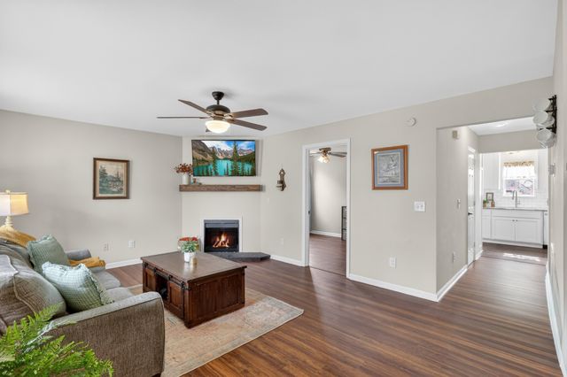 110 Edgehill Ln, Hendersonville, TN 37075