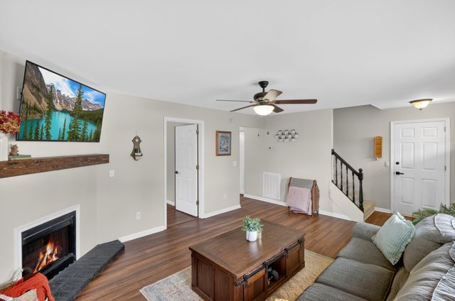 110 Edgehill Ln, Hendersonville, TN 37075