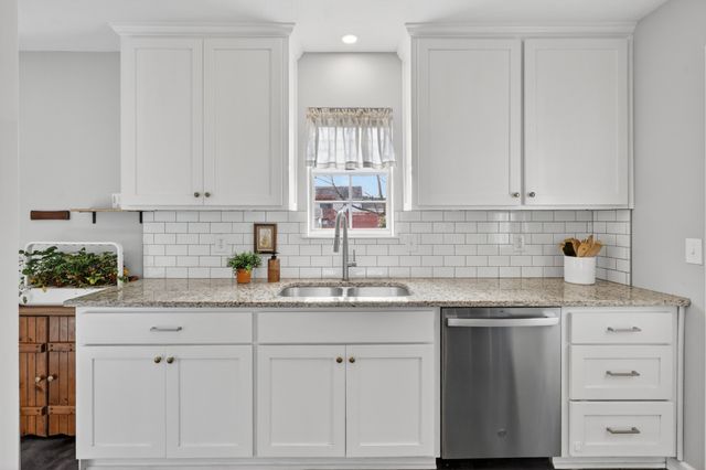 110 Edgehill Ln, Hendersonville, TN 37075