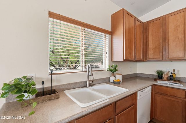 940 N Deep Rock Drive, Vail, AZ 85641