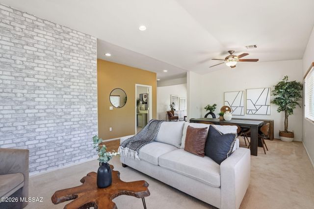 940 N Deep Rock Drive, Vail, AZ 85641