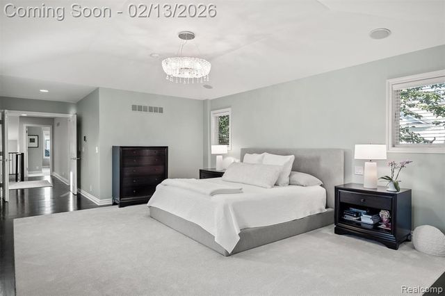 1585 Henrietta Street, Birmingham, MI 48009