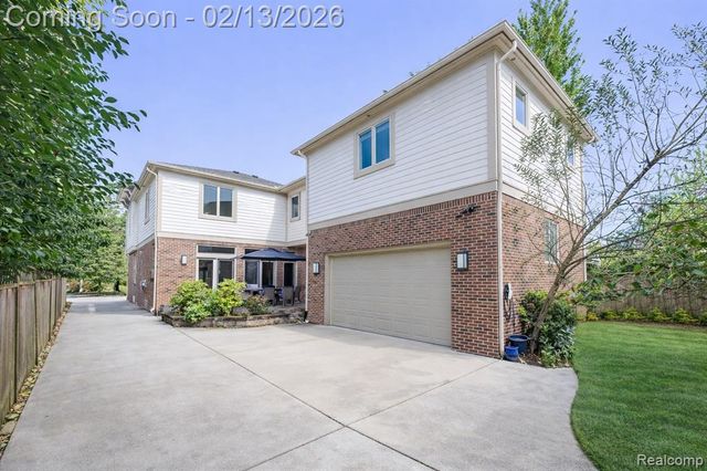 1585 Henrietta Street, Birmingham, MI 48009