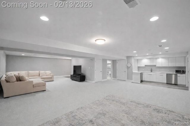 1585 Henrietta Street, Birmingham, MI 48009