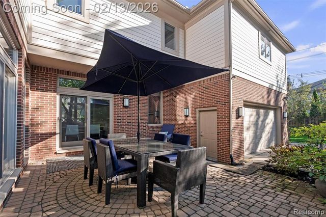 1585 Henrietta Street, Birmingham, MI 48009