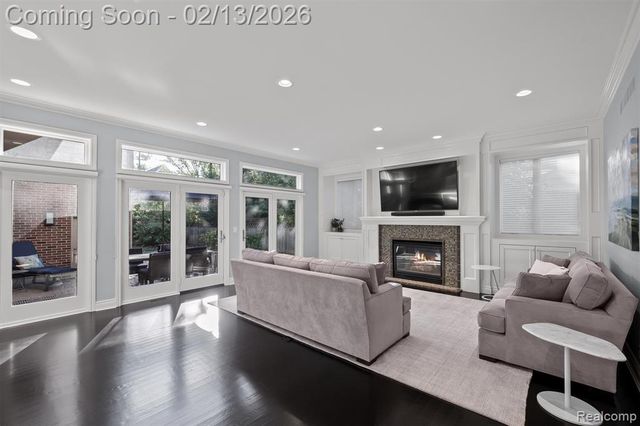 1585 Henrietta Street, Birmingham, MI 48009