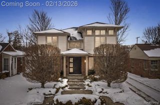 1585 Henrietta Street, Birmingham, MI 48009