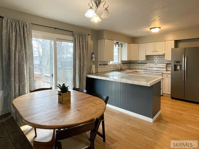 25 S 675 W, Blackfoot, ID 83221