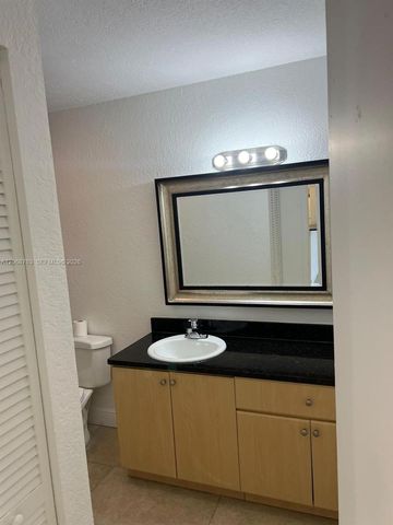 7110 NW 179th Street 310, Hialeah, FL 33015