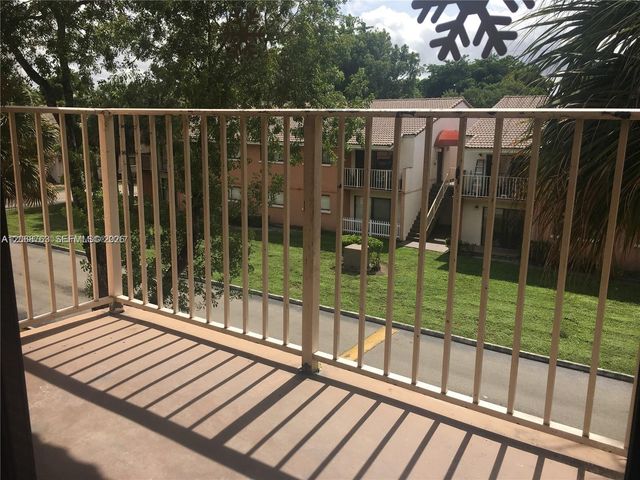 7110 NW 179th Street 310, Hialeah, FL 33015
