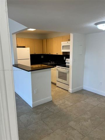7110 NW 179th Street 310, Hialeah, FL 33015