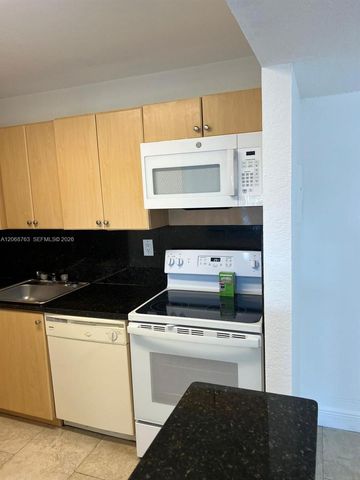 7110 NW 179th Street 310, Hialeah, FL 33015