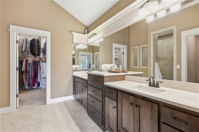 2927 W 155th Terrace, Overland Park, KS 66224